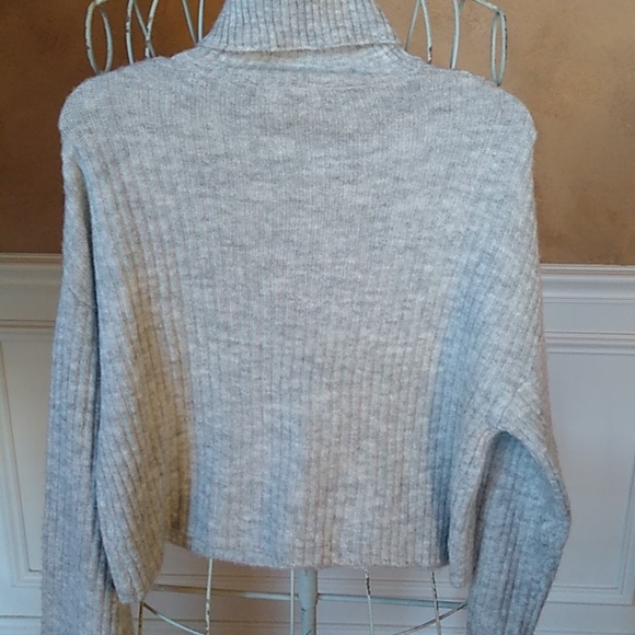Divided Turtleneck Sweater - Picture 5 of 11